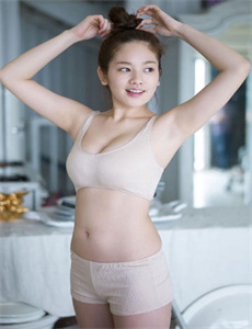 在车内扑克又疼又叫的电视剧,被六个男人躁到一夜同性